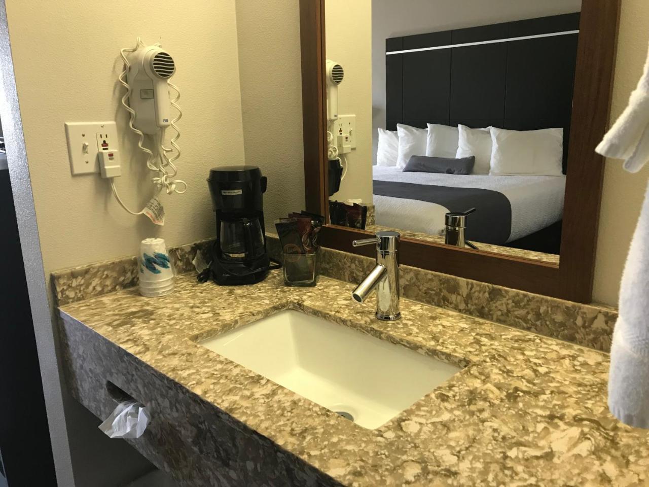 מוזס לייק Ten Pin Inn & Suites מראה חיצוני תמונה